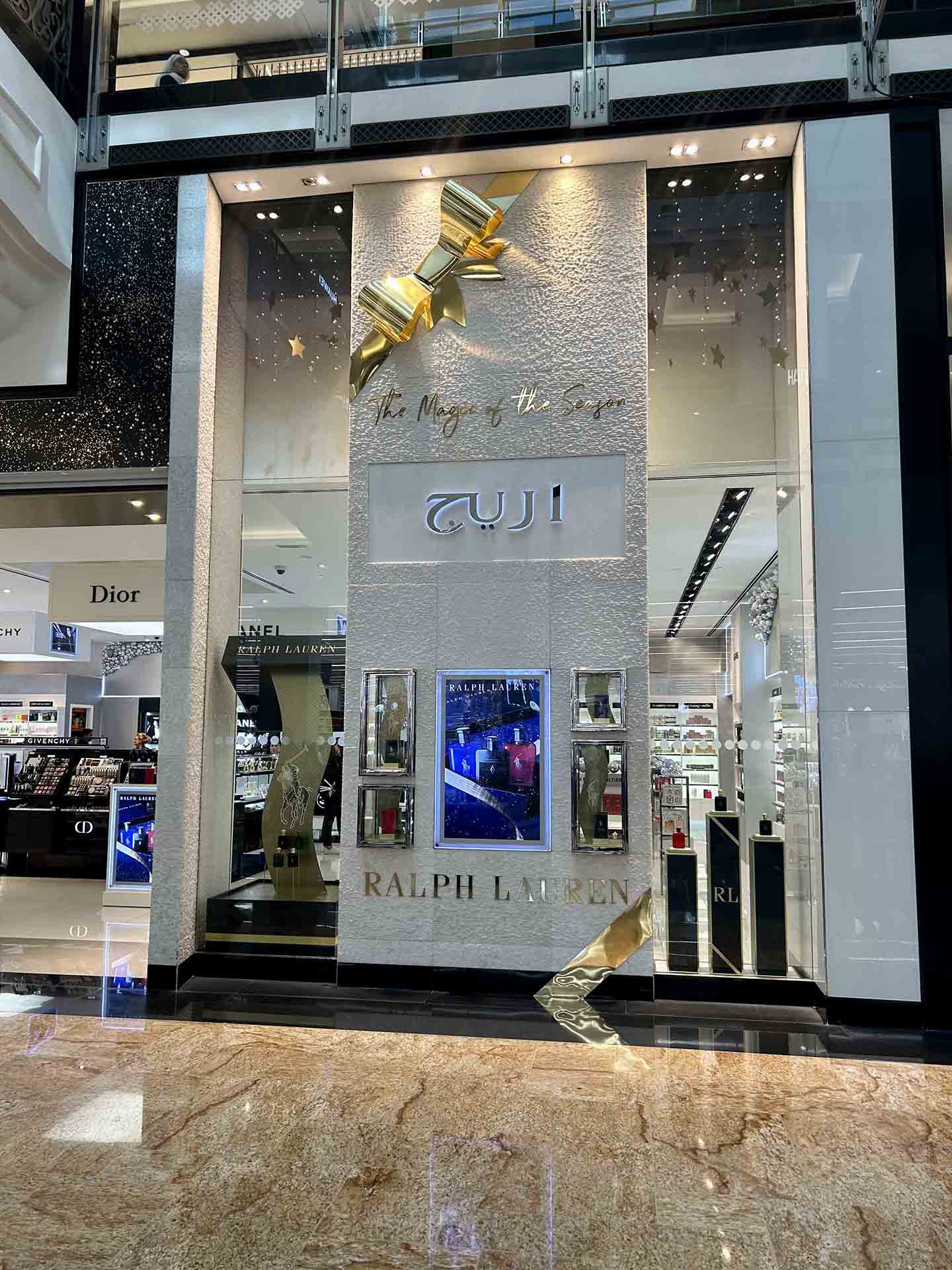 Compact and creative marketing display stand - by brandoption.ae