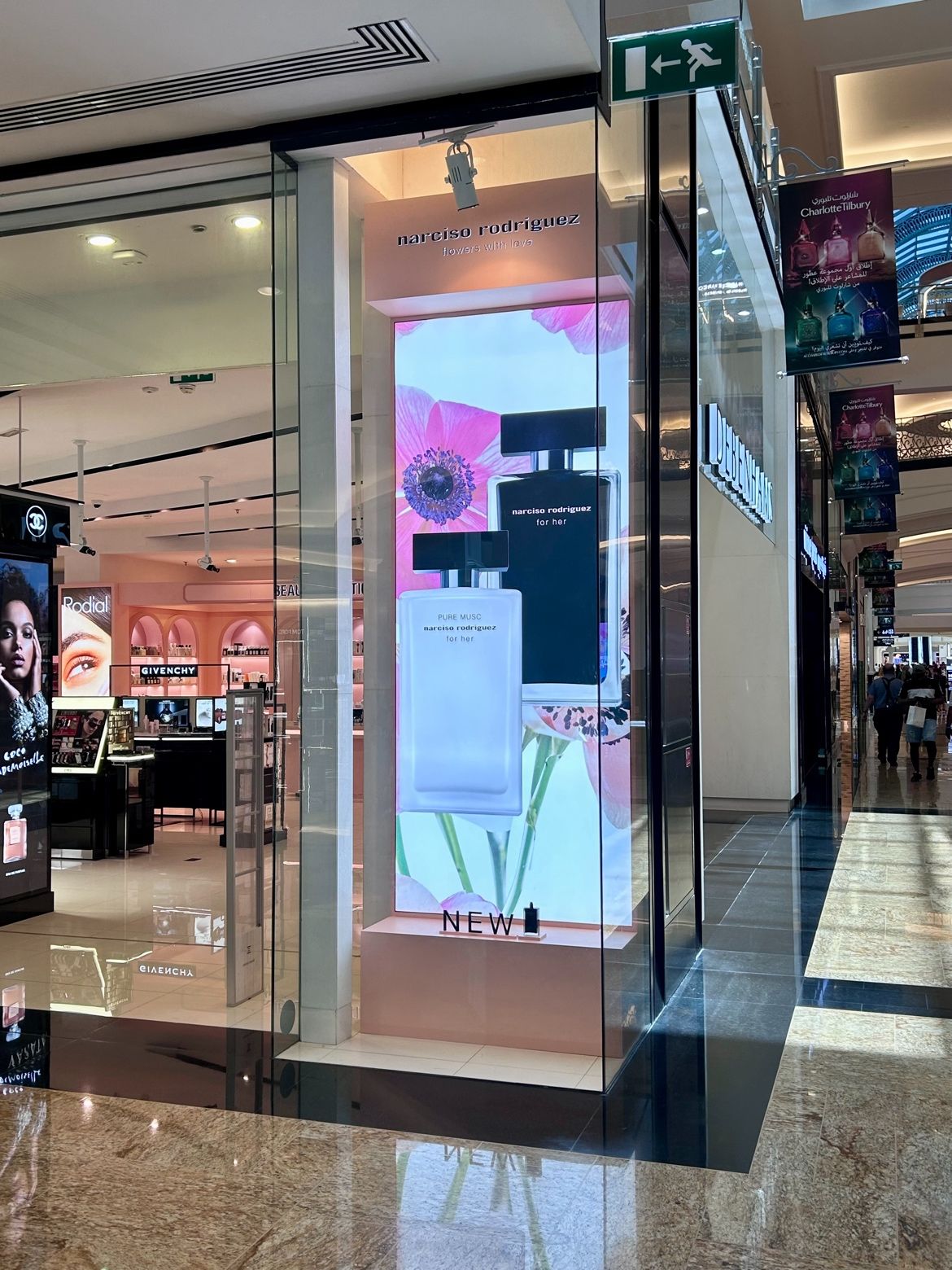 Compact and effective display stand for brand promotion - by brandoption.ae
