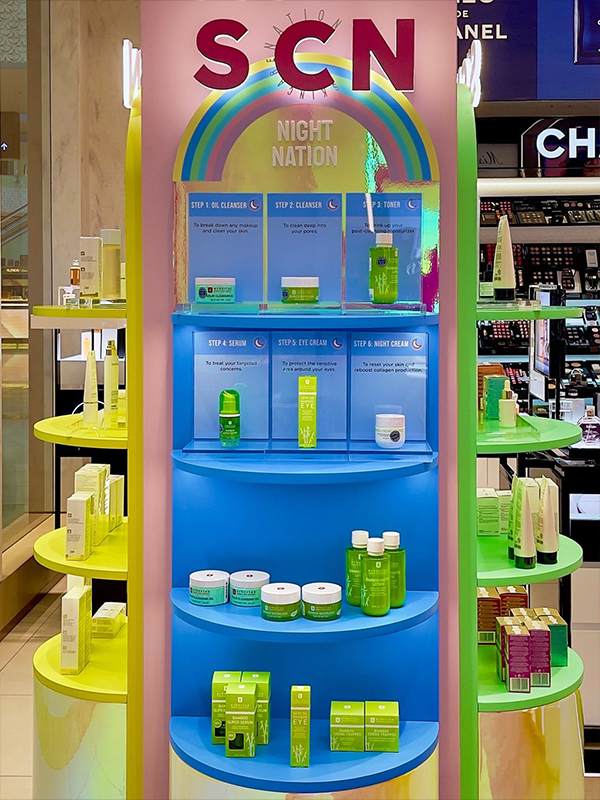 Space-saving and innovative marketing display stand - by brandoption.ae