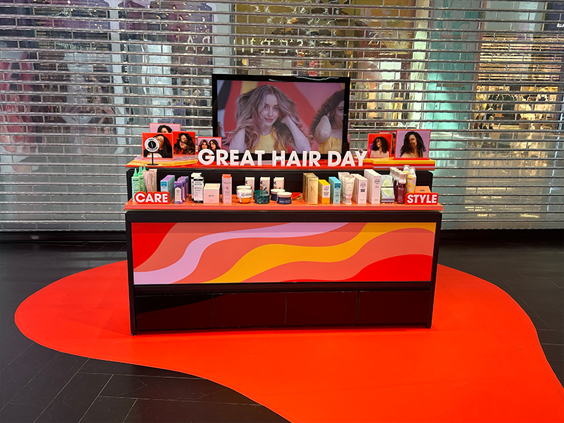 Sophisticated branding display stand with bold colors - by brandoption.ae