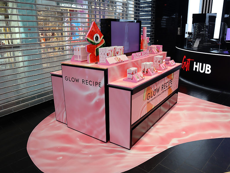 Portable branding stand ideal for events and exhibitions - by brandoption.ae