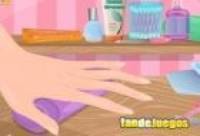 Barbie manicure