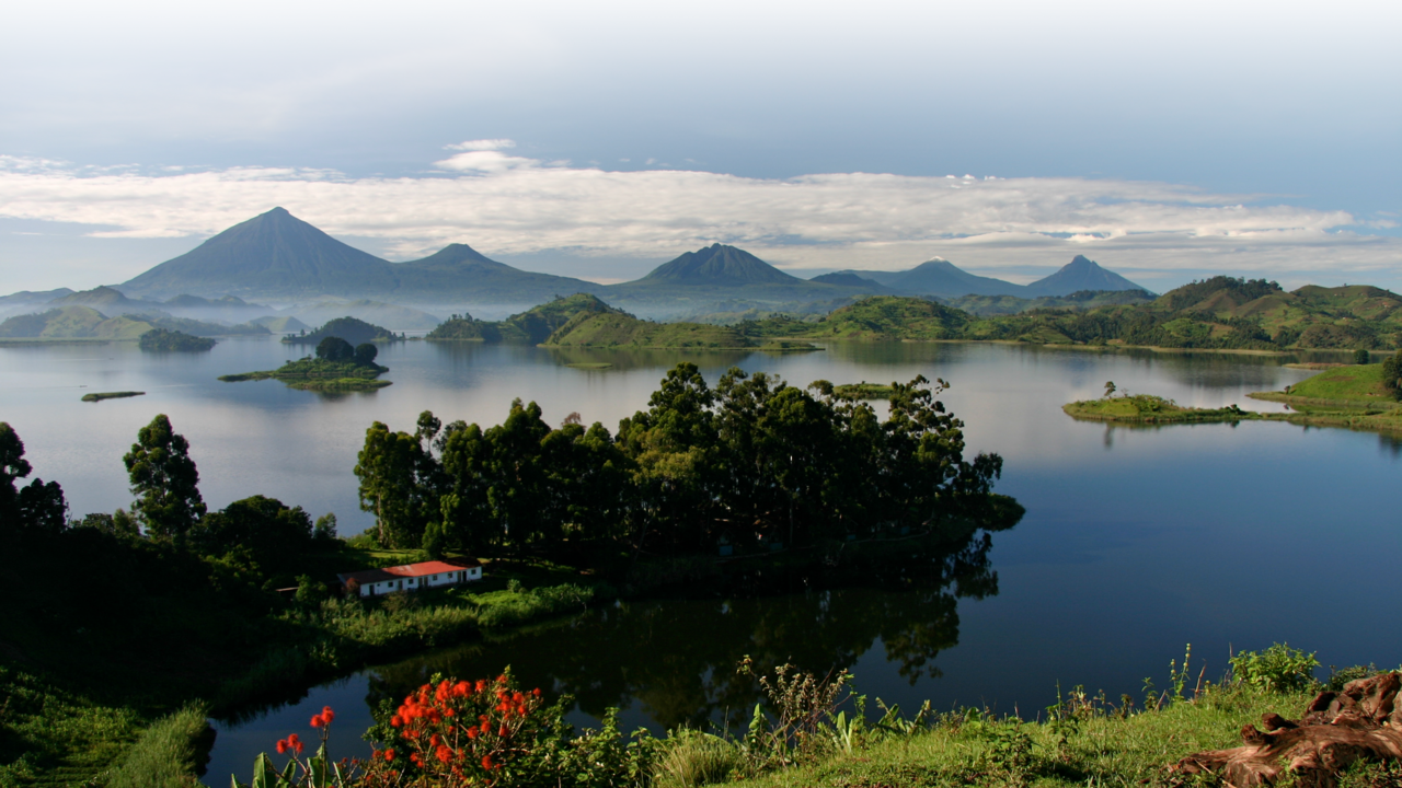 3-Day Uganda Gorilla Trek & Lake Bunyonyi Adventure