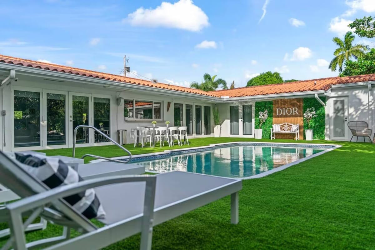 Casa dior | waterfront | pool | beach