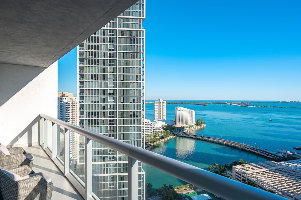 Icon brickell | luxury highrise 31st floor