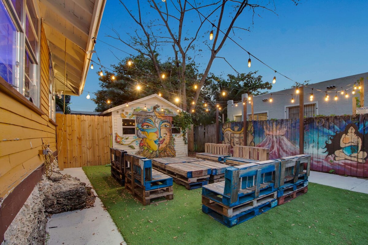 Wynwood/the scale of art house/walk to everything!
