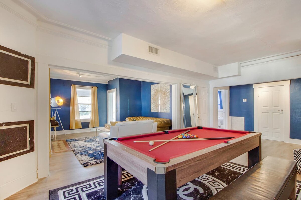 Pool room