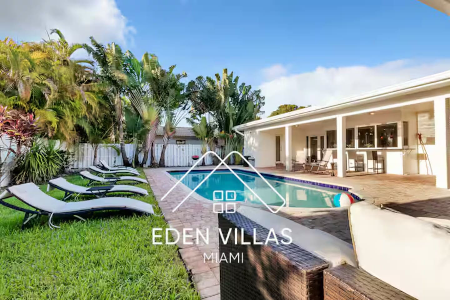 Emerald Hills 4br Pool villa walk to Golf and Shul
