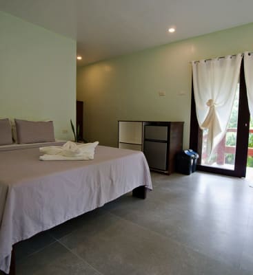 Deluxe Suite with Balcony and Kitchen