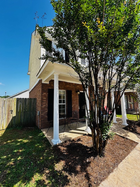 Image of 121 Greystone