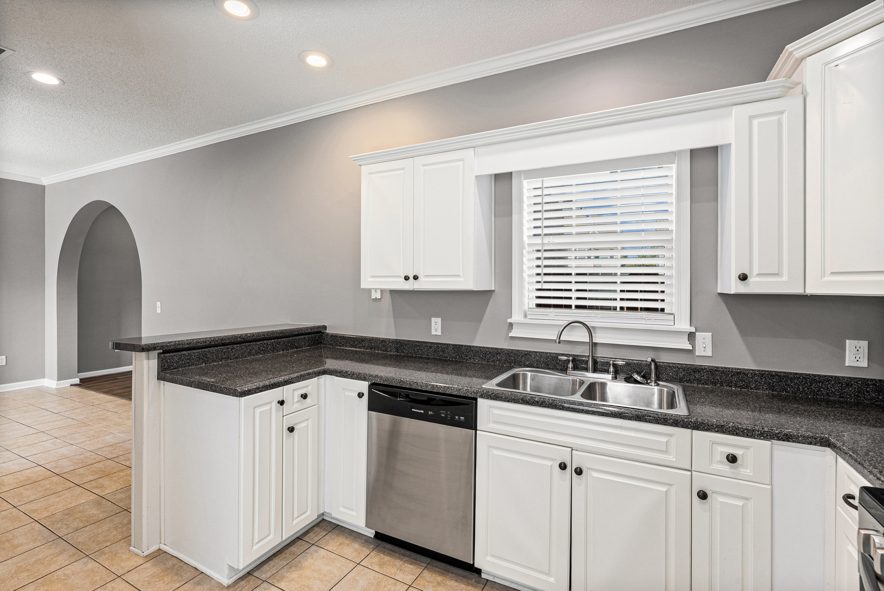 Image of 131 Greystone