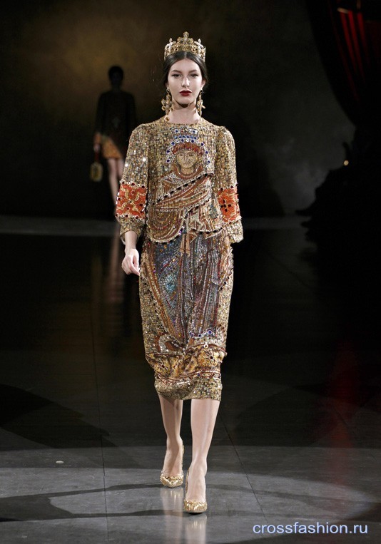 dolce-and-gabbana-fw-2014-women-fashion-show-runway-01