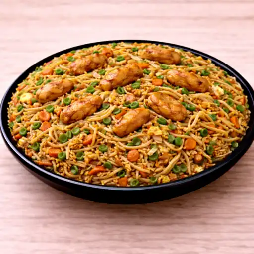 Full Chicken Hakka Tripple Noodles |