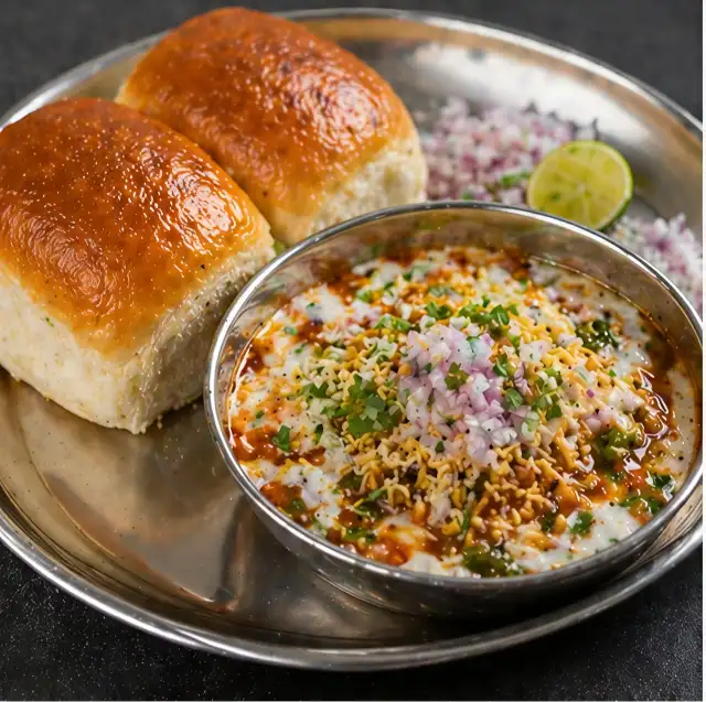 Dahi Missal Pav | दही मिसळ पाव