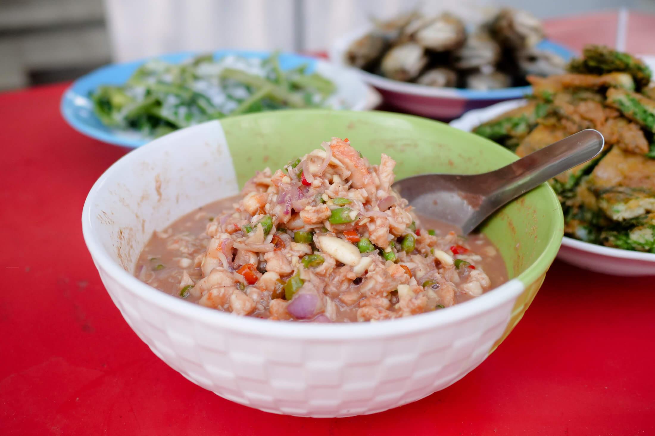 Nam Prik Goong Sot & Pak Boong Rad Ga-ti Sod: Khám phá ẩm thực Thái Lan đích thực! Nguồn ảnh: Eating Thai Food