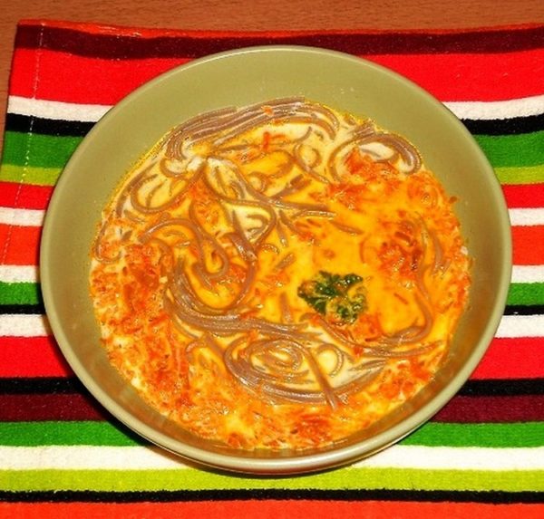 Молочная лапша с морковью