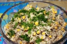 Салат из шпрот с сухариками