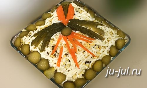 Салат Ночка с курицей и черносливом