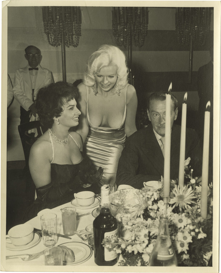 yne_mansfield_jayne_sophia_loren_and_unknown_man_a1sV1xM