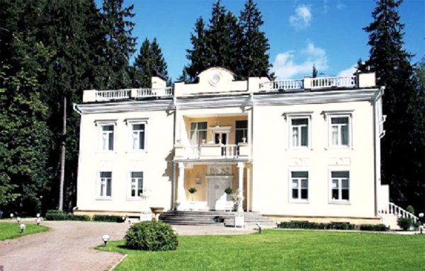 Особняк Валентина Юдашкина