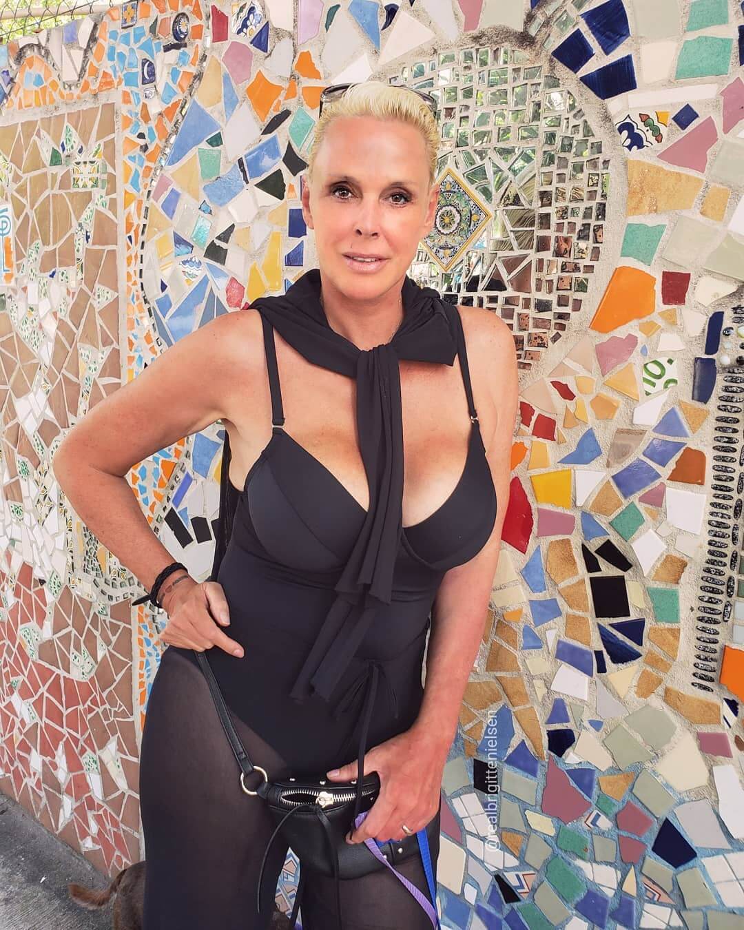 Brigitte Nielsen sexy busty pics