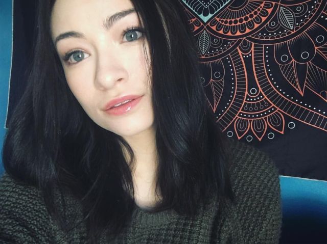 Jodelle Ferland hot and sexy pic