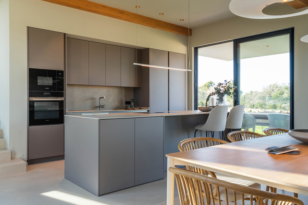 SON GUAL: MODERNE ECO-LUXUSVILLA MIT PANORAMABLICK - Bild 12