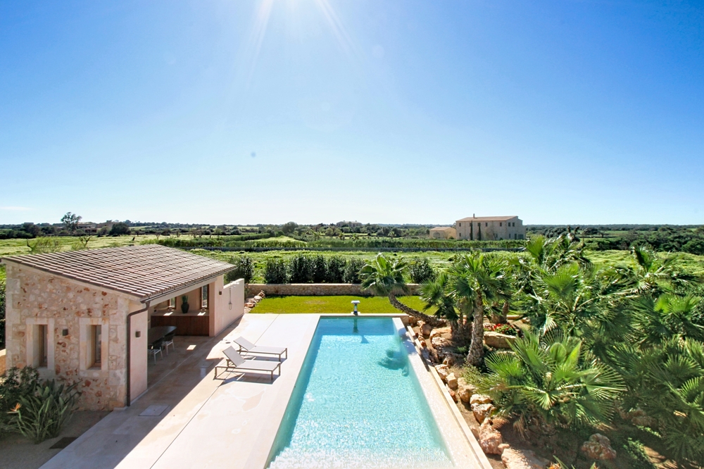 SANTANYÍ: MODERN COUNTRY ESTATE WITH GUEST HOUSE & POOL - Bild 1