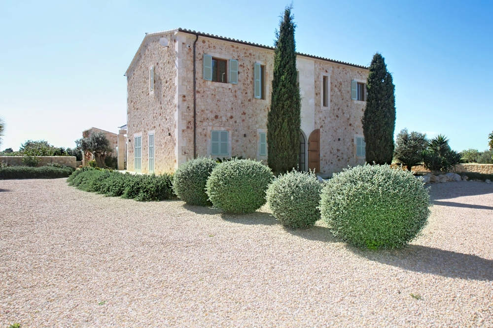 SANTANYÍ: MODERN COUNTRY ESTATE WITH GUEST HOUSE & POOL - Bild 42
