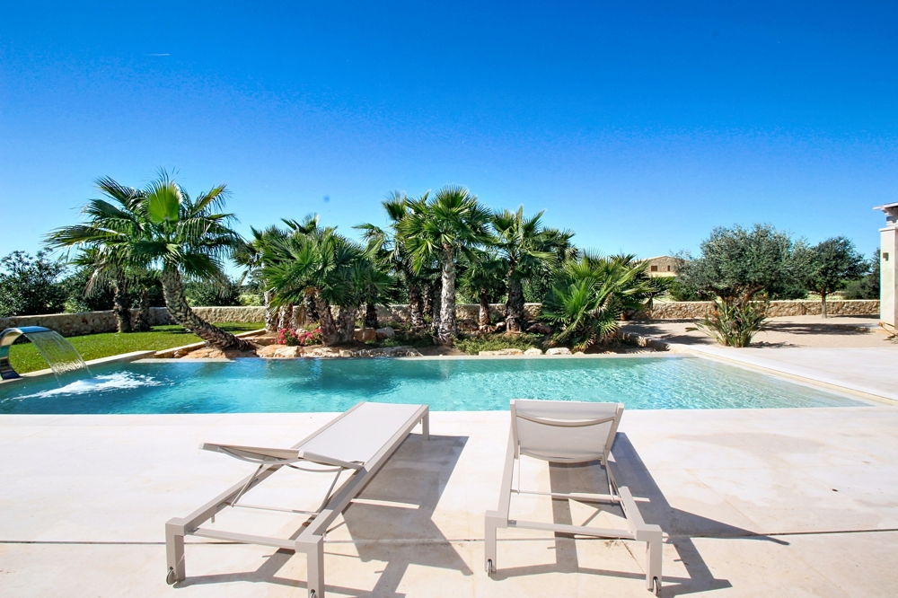 SANTANYÍ: MODERN COUNTRY ESTATE WITH GUEST HOUSE & POOL - Bild 46