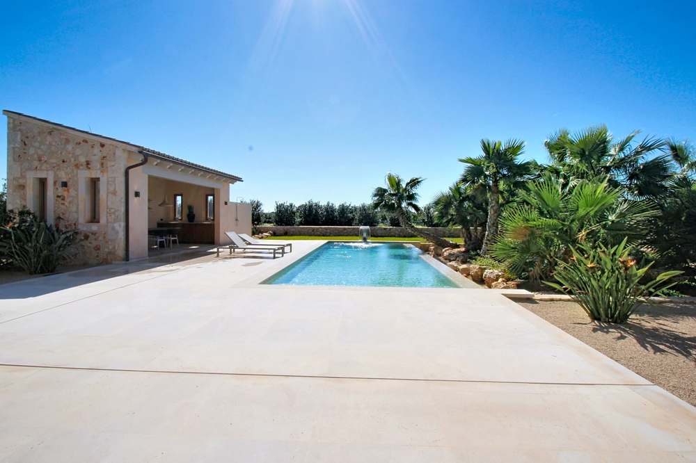 SANTANYÍ: MODERN COUNTRY ESTATE WITH GUEST HOUSE & POOL - Bild 48