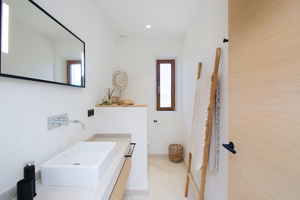 SANTANYÍ: MODERN COUNTRY ESTATE WITH GUEST HOUSE & POOL - Bild 52