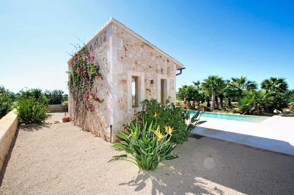 SANTANYÍ: MODERN COUNTRY ESTATE WITH GUEST HOUSE & POOL - Bild 53