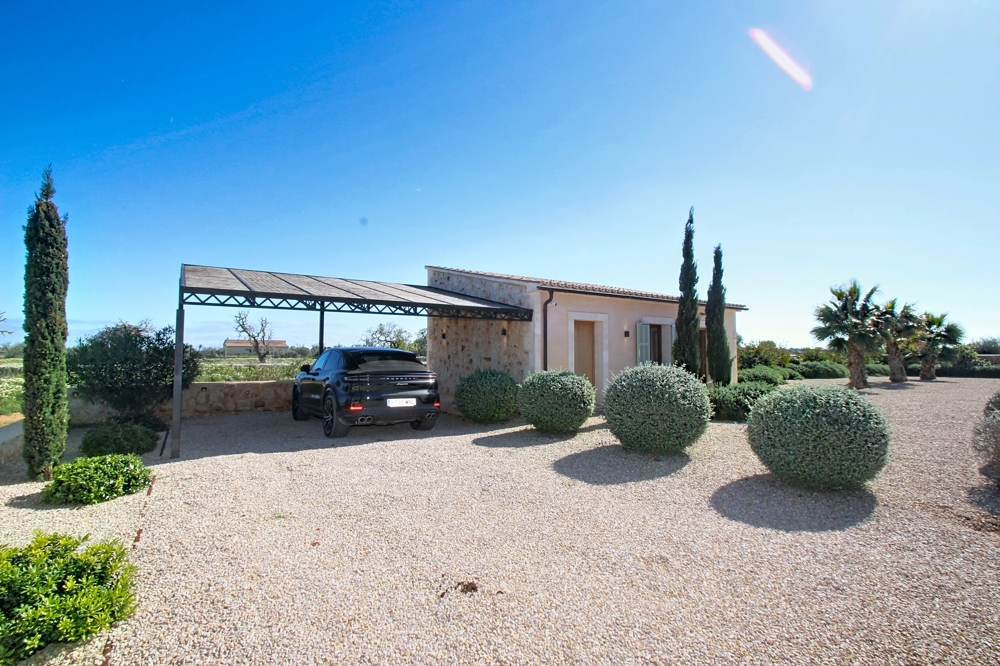 SANTANYÍ: MODERN COUNTRY ESTATE WITH GUEST HOUSE & POOL - Bild 56