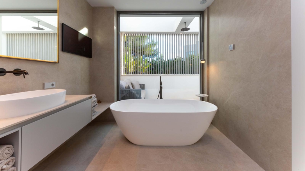 CALA VINYAS: EXCLUSIVE DESIGN VILLA WITH POOL - Bild 11