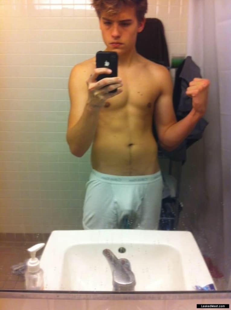 Dylan Sprouse sexy leaks