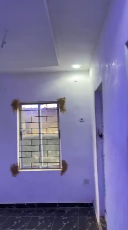 Roomself Contain