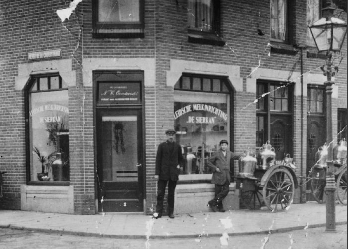 Pieter de la Courtstraat hoek Herenstraat 1919 (beeldbank ELO)