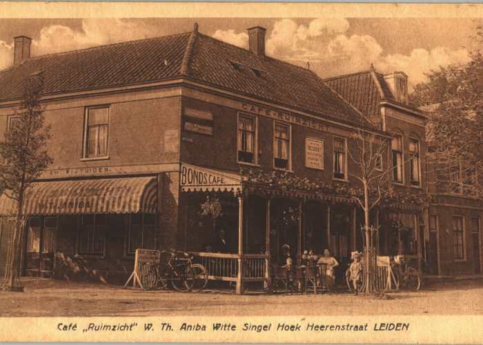 Herenstraat hoek Witte Singel ca. 1920 (beeldbank ELO)