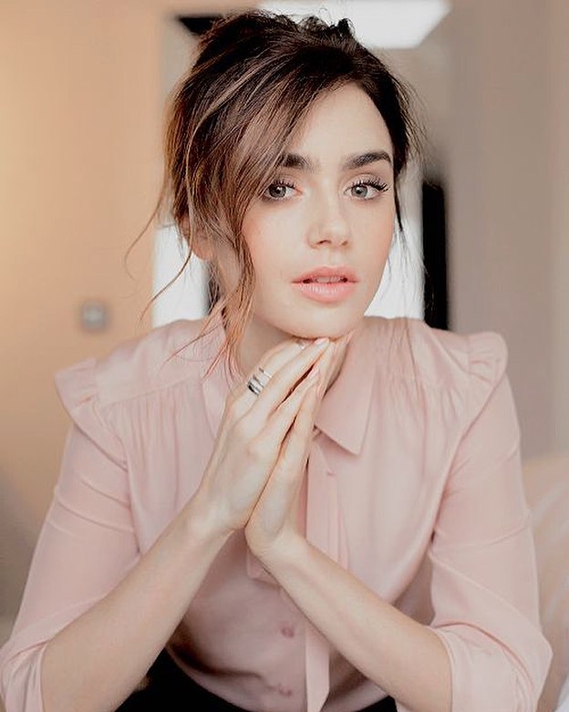 Lily Collins Beautifull