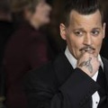 Фильм по книге "В ожидании варваров" будут снимать Джонни Депп и Андреа Иерволино