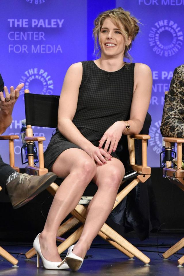 emily bett awesome thighs