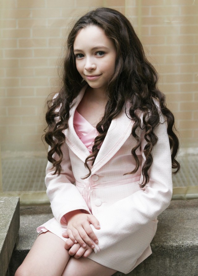 Jodelle Ferland too hot pic