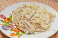 Салат с курицей и яичными блинчиками Салат с курицей и яичными блинчиками