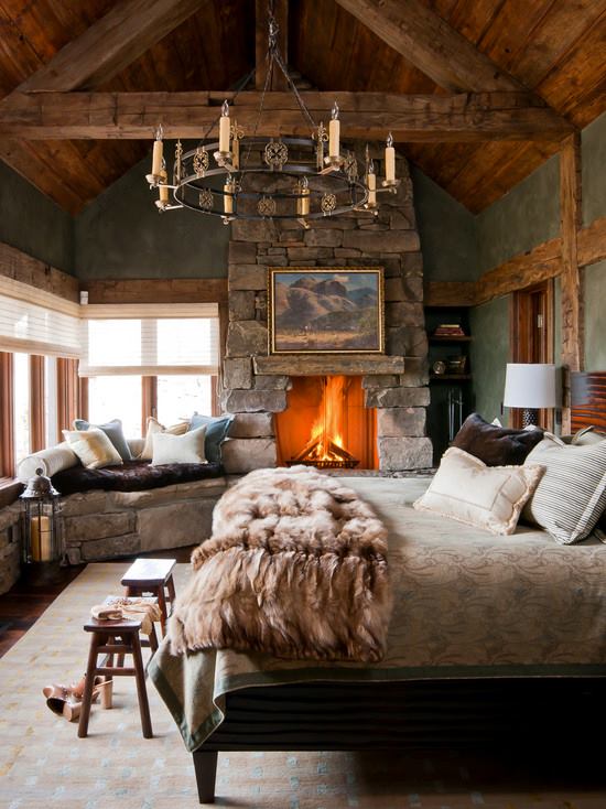 Rustic Bedroom with massive Woodwork