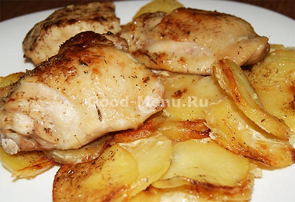 Курица с картошкой в сметане - рецепт Курица с картошкой в сметане