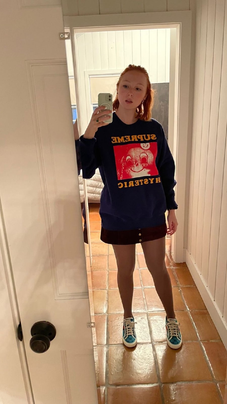 Molly Quinn Leggy On Selfie