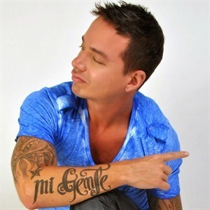Смотреть клипы J. Balvin J. Balvin
