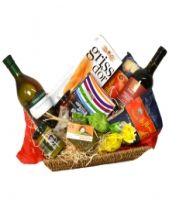 Italian gift basket with red and white