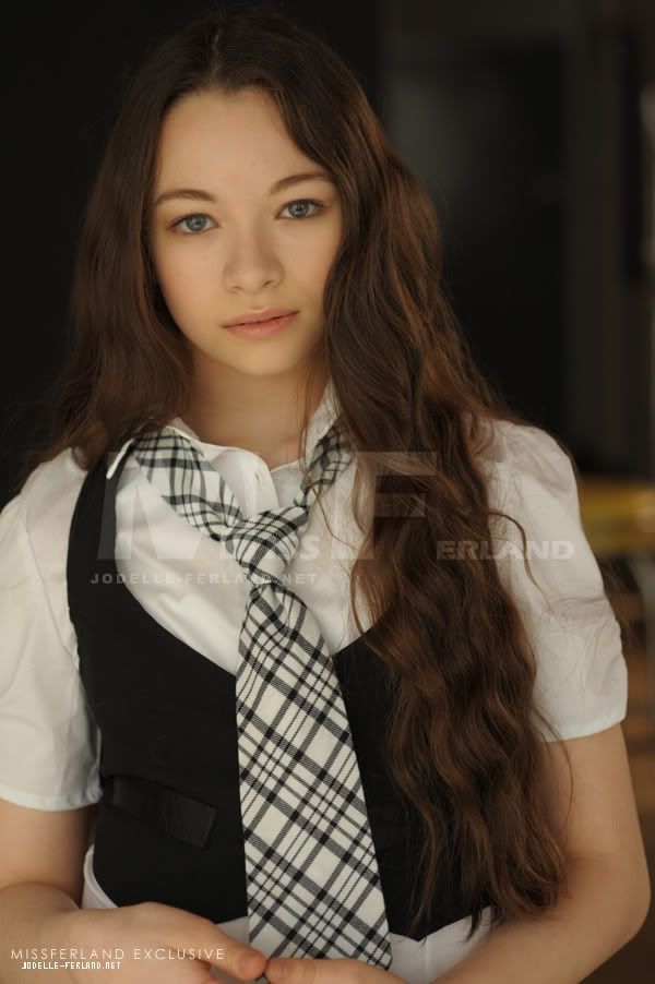 Jodelle Ferland hot